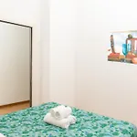 Free Parking Exclusive Apartment Magritte Style