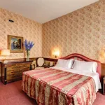 Hotel Romana Residence