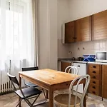Youhosty - Cattolica University Studio