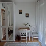 Stanza In Villa Con Giardino