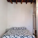 Flat In Milano, Isola