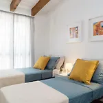 Large Apartment In Milan Center