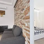 Modern And New Flat In Duomo Area