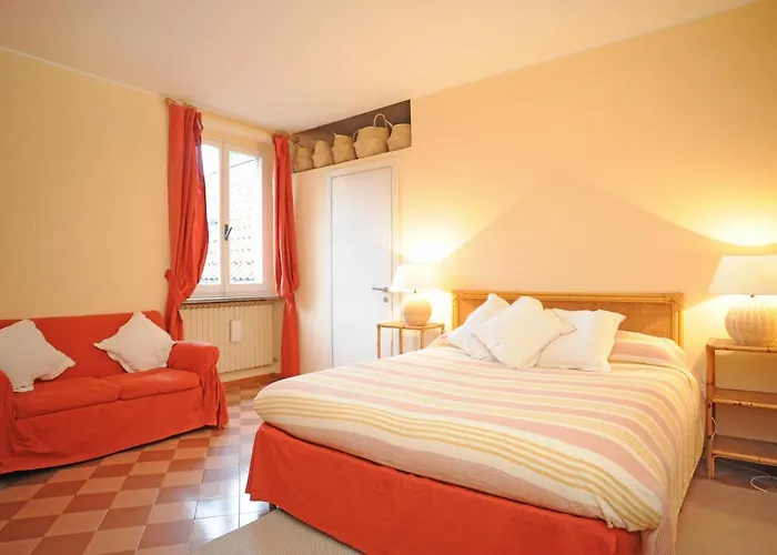 Ivy House In The Heart Of Milan