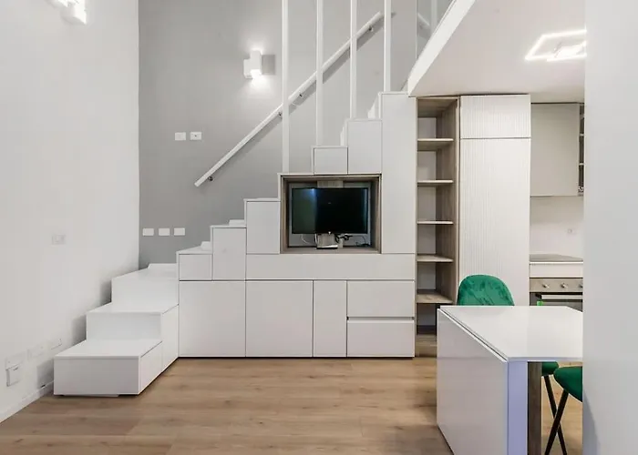 Elegante Pied-A-Terre Stile & Comodita A Milano