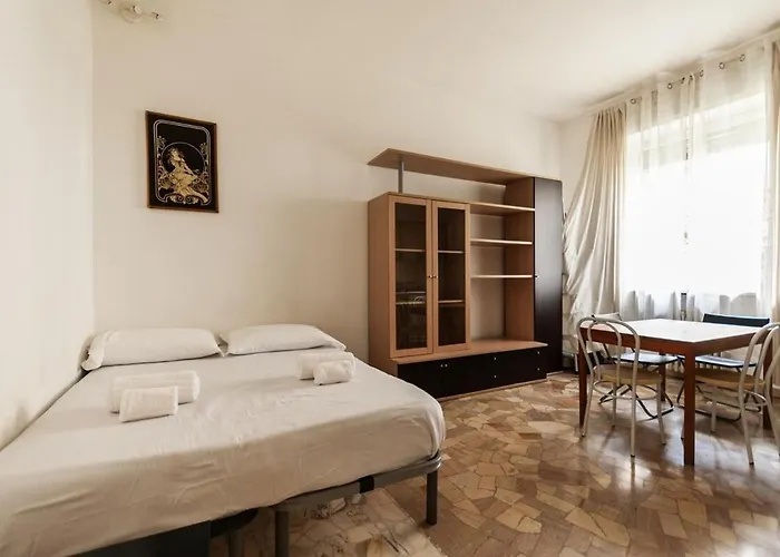 Youhosty - Cattolica University Studio