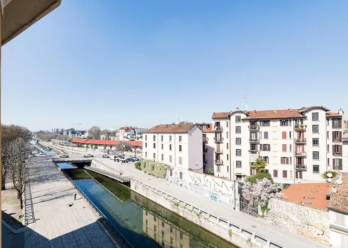 Lovely Apartment On The Navigli River By Easylife