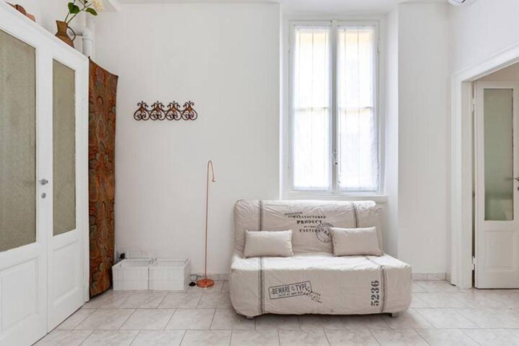Isola And Zara Comfortable Mailand