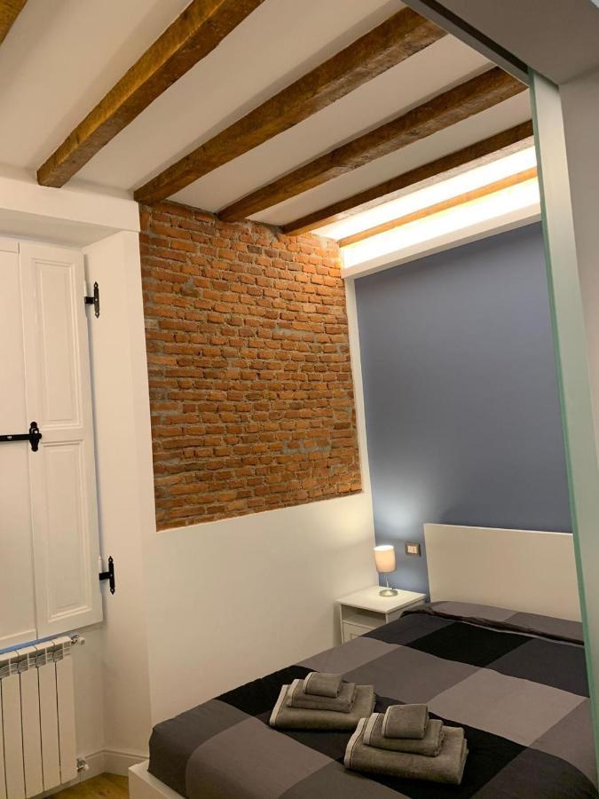 Unique In Center Apartment Milan