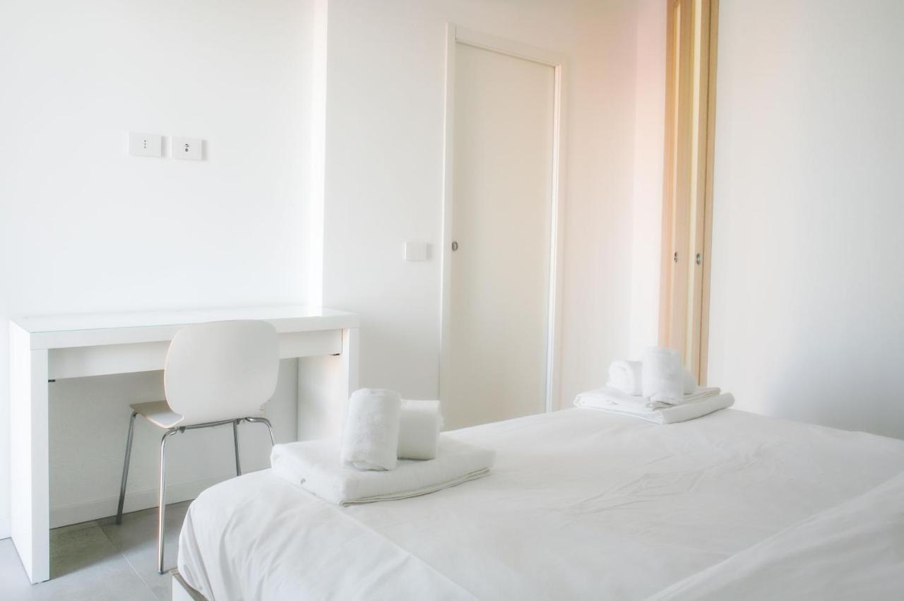 Apartment Bnbutler - Govone - Ampio E Luminoso Con Terrazza Milan