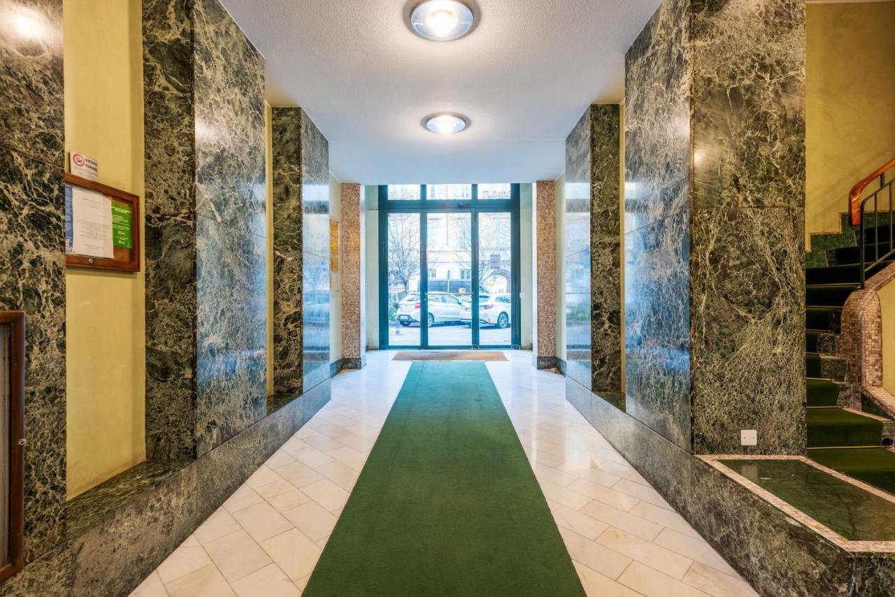 Spacious & Comfortable In Duomo By Easylife Milan