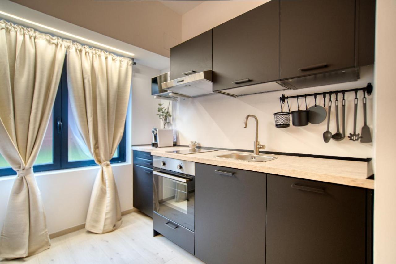 Suzzani 273 Mailand