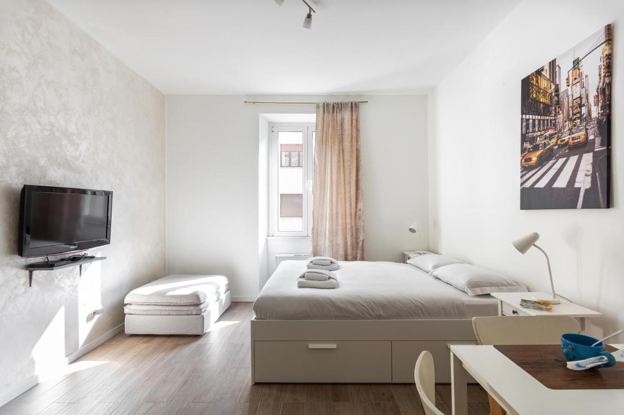 Altido Bright Studio For 2 Next To Mailand