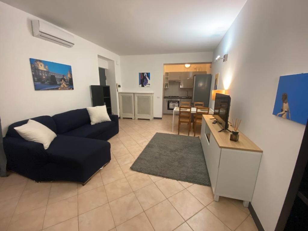 Navigli's Flat