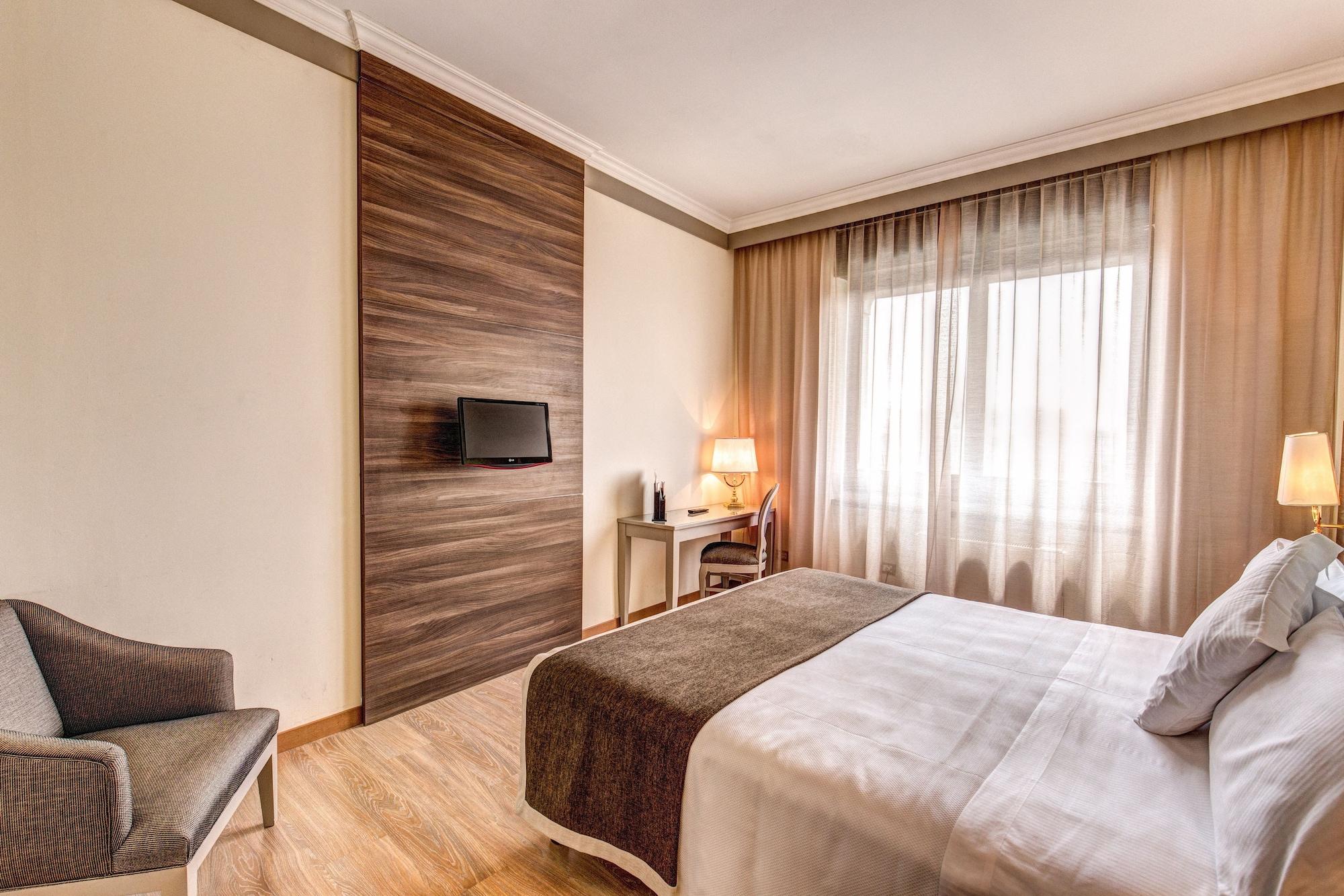 Hotel Romana 4*