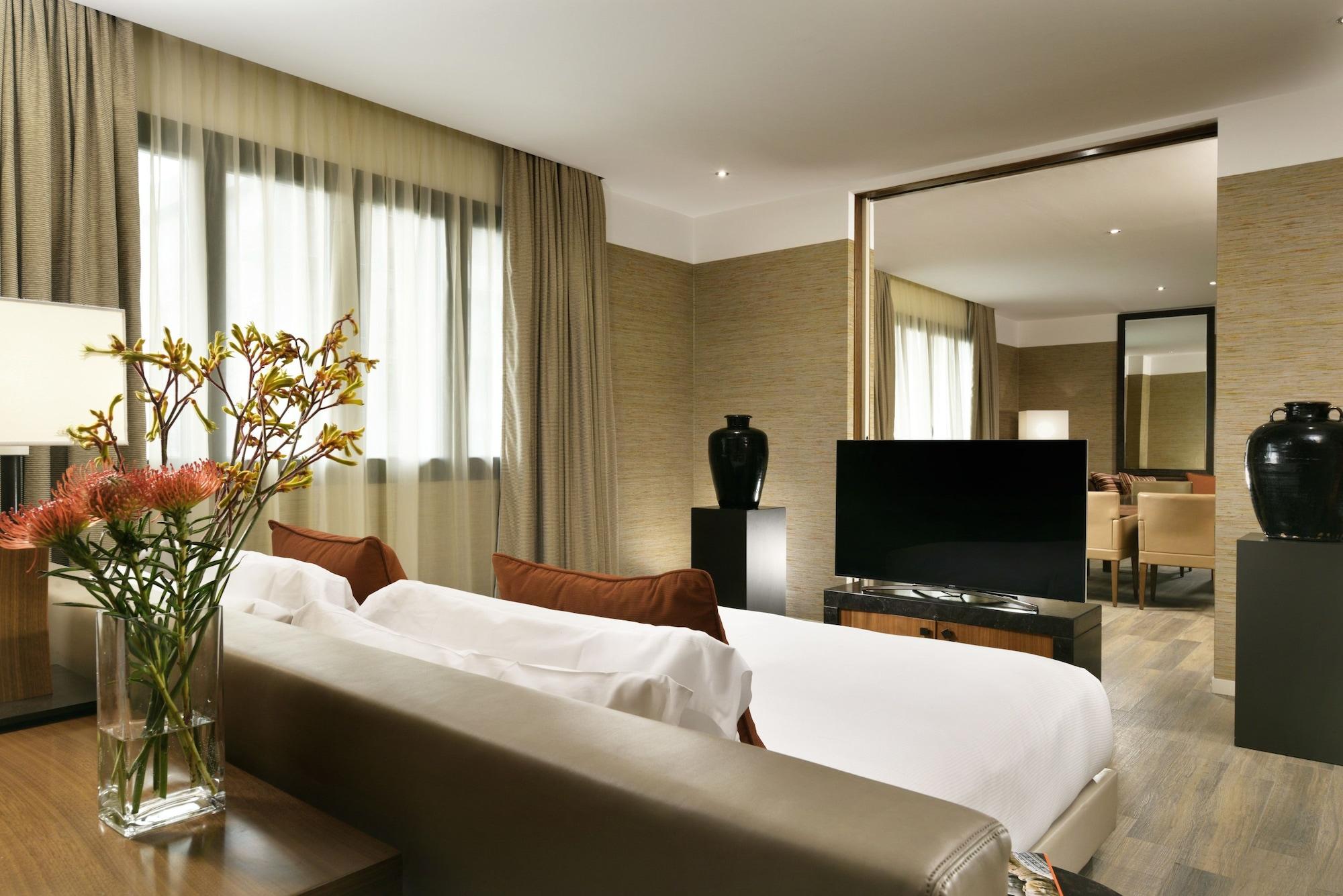 Milan Suite Hotel Hotel 4*