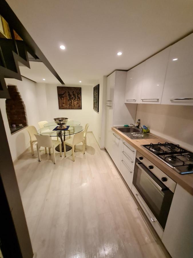 Apartment Isola - Ugo Bassi Charme Loft Milan