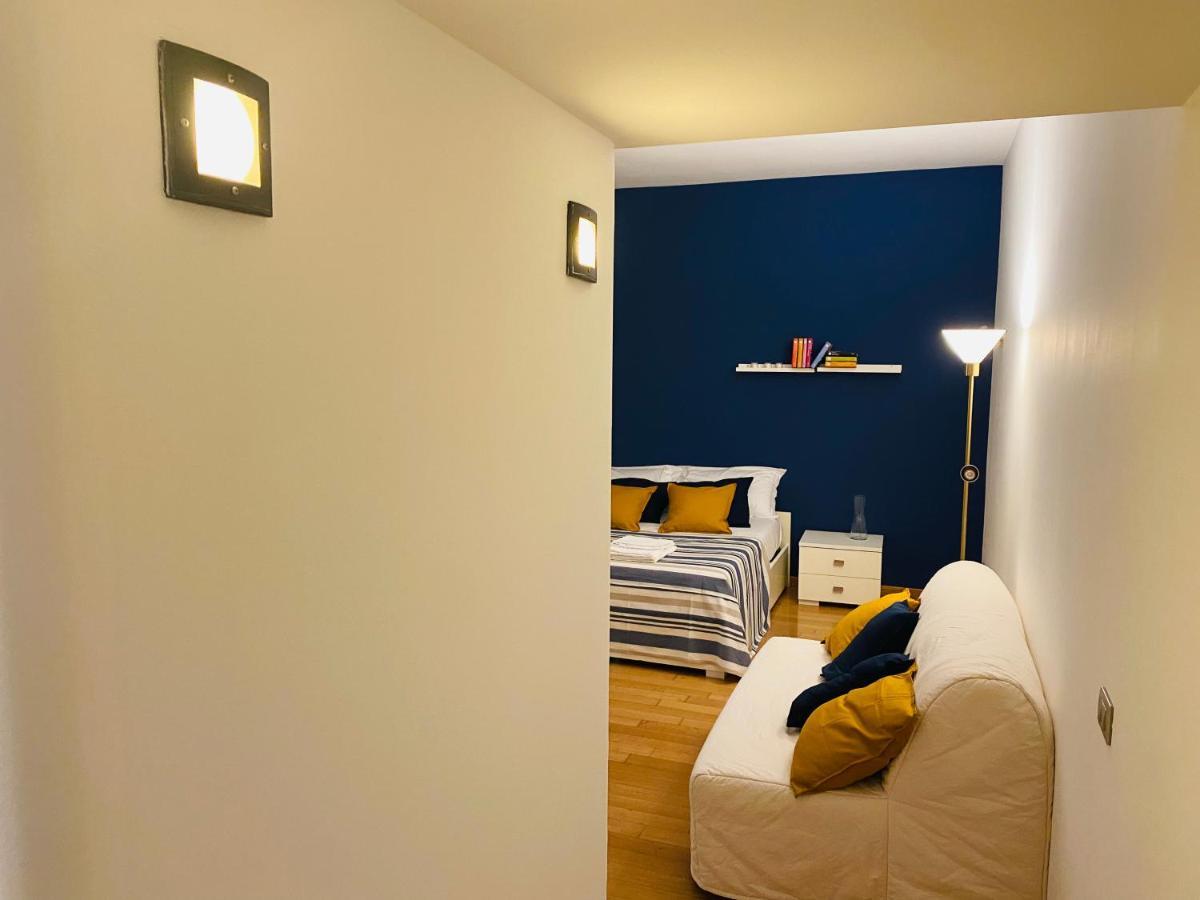 Chiara 34 - M4 Metro Blu Mailand