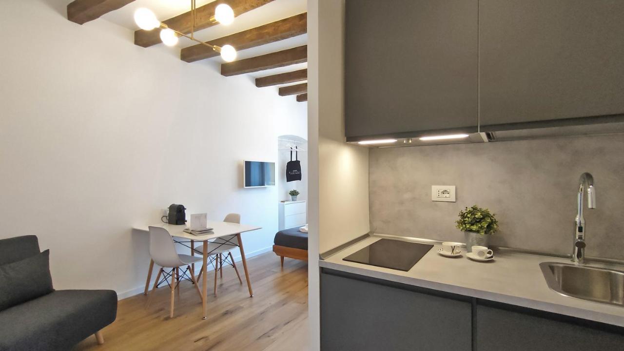 Navigli - Via Vigevano Apartamento