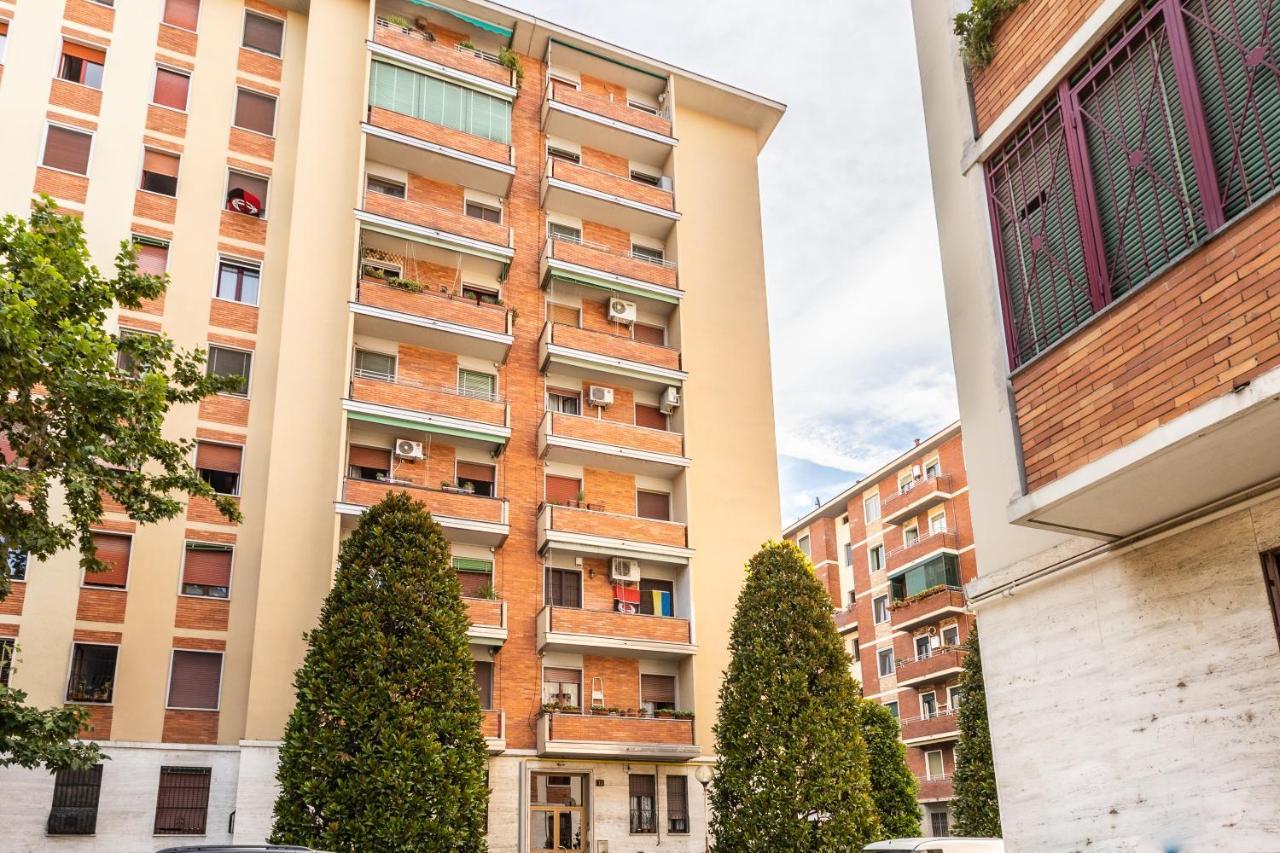 Rosselli 13 * Mailand