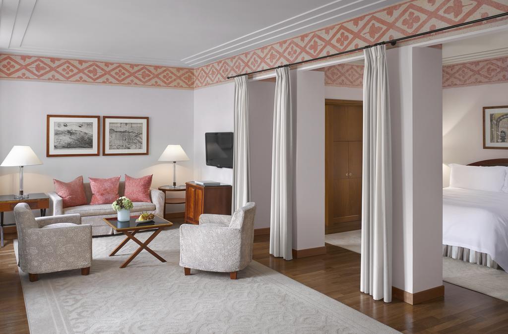 Four Seasons Hotel 5*