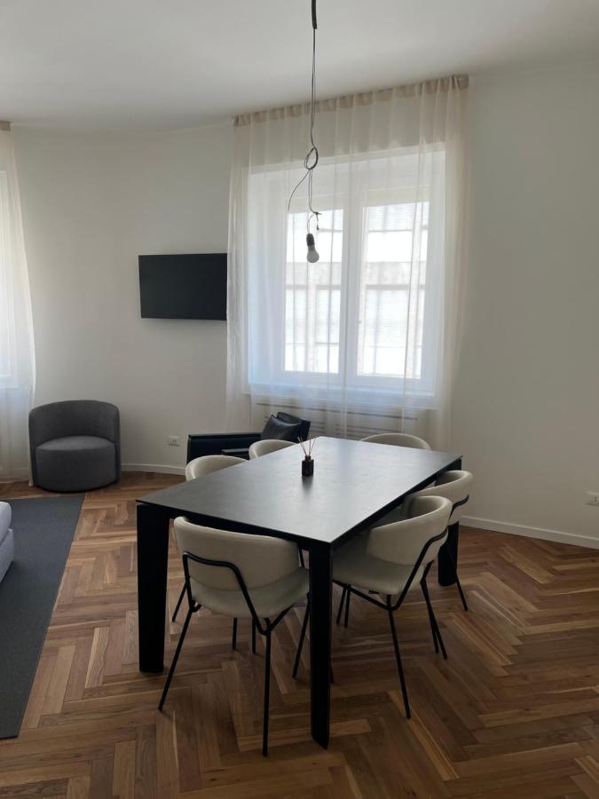 Milano: Bellissimo In Pieno Centro Apartamento *