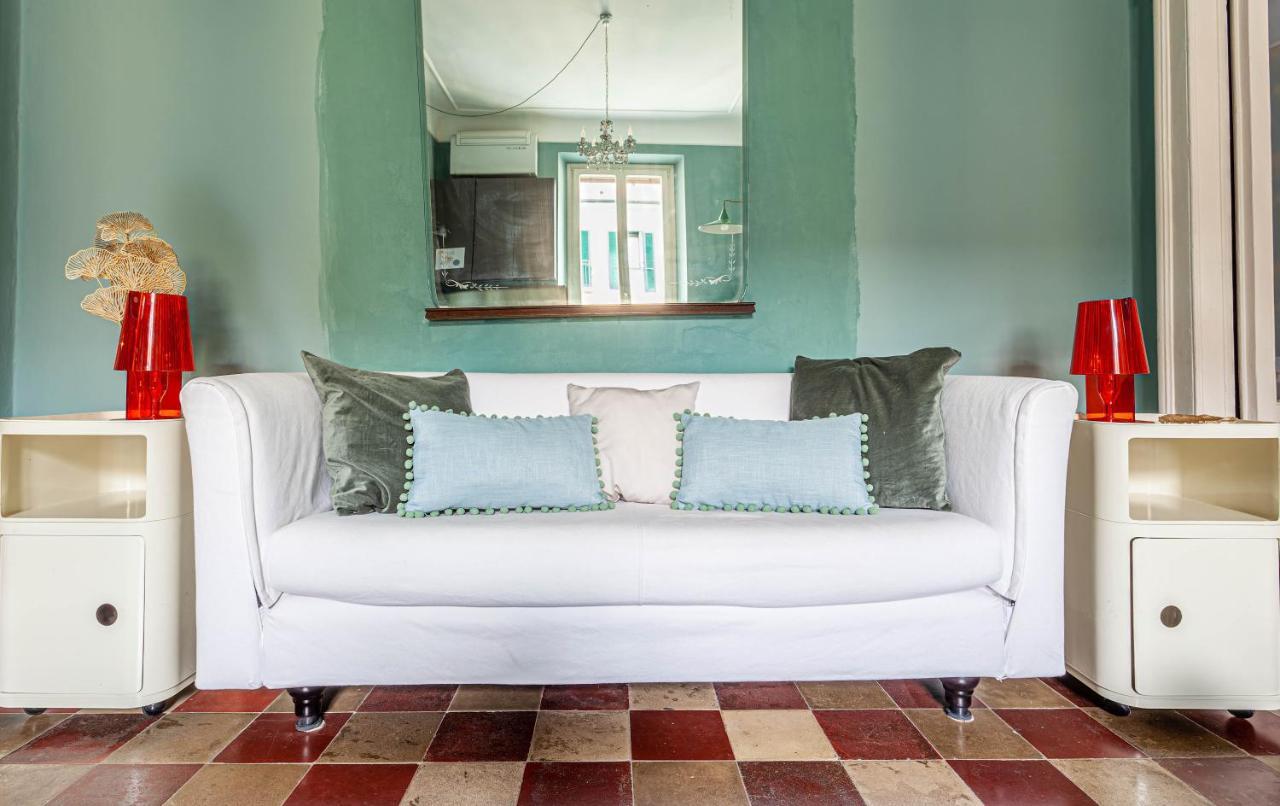 Apartment Joivy Elegant Flat With Balcony Milan