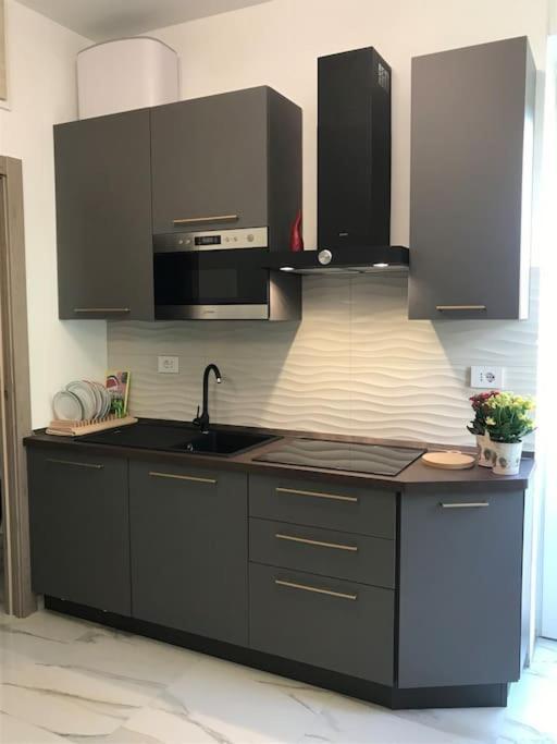 Zeus-08: Splendido Monolocale, Zona San Siro Apartment