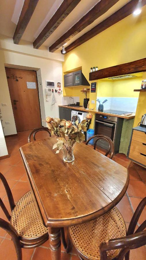 Open Space In Porta Venezia Apartment