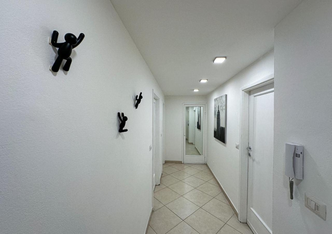 Apartamento Modern Cenisio - Self Check-in & Parking Milão