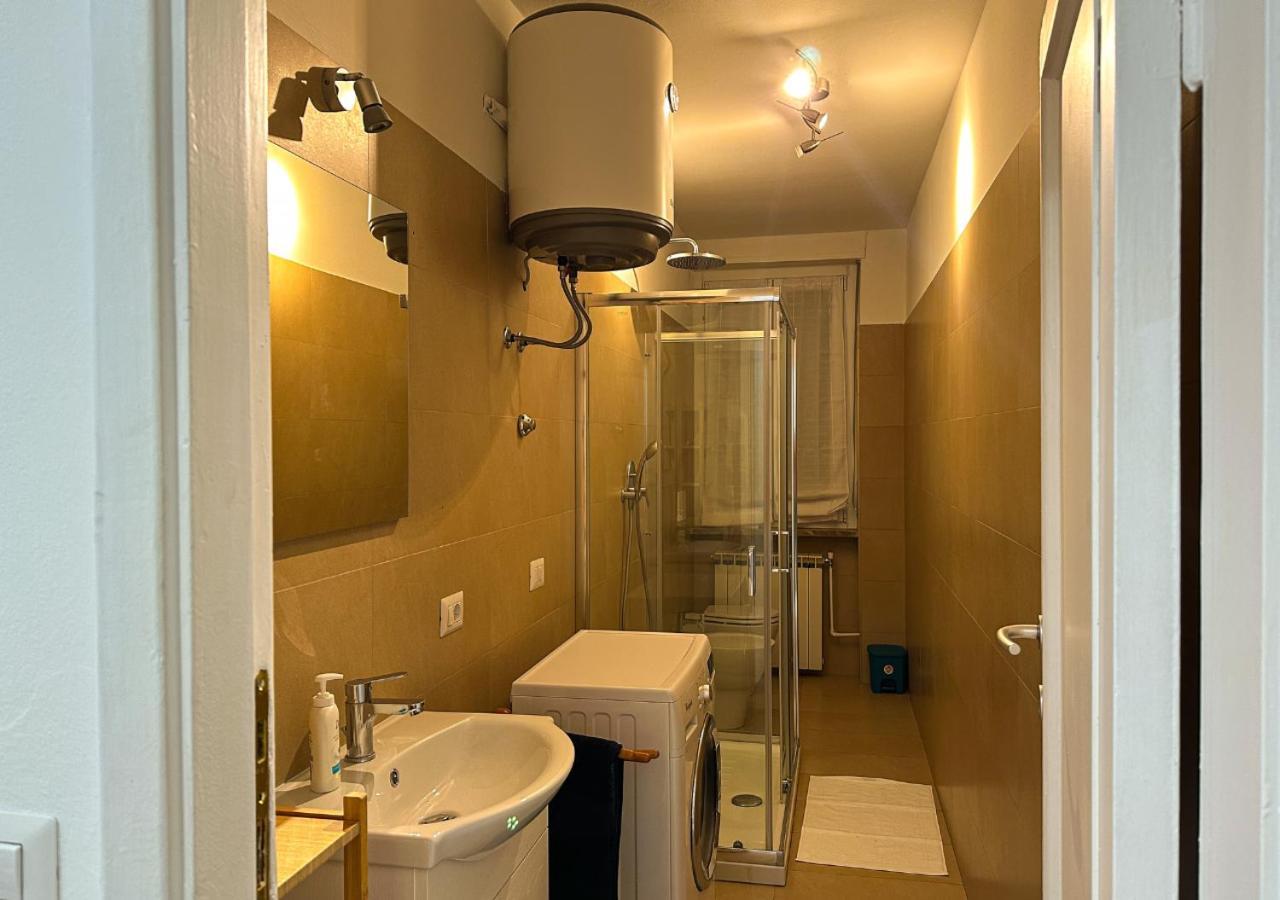 Apartamento Modern Cenisio - Self Check-in & Parking Milão