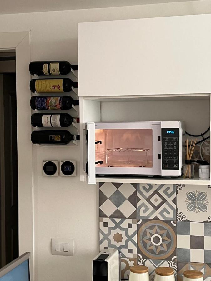 The Small White House In Apartment