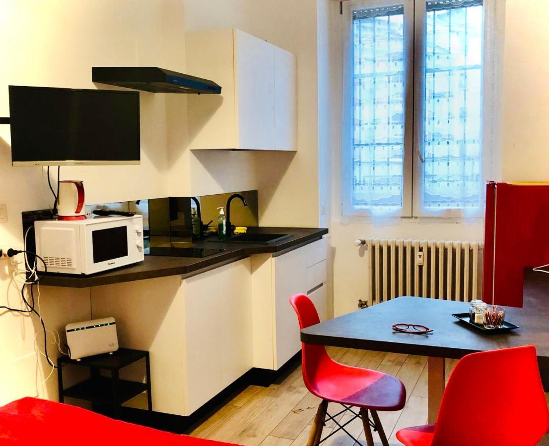 Fully Equipped Design In San Siro Apartment