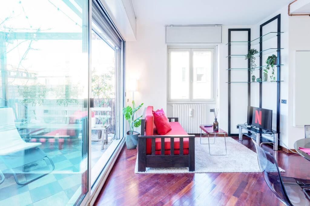 Duomo 10 Min Luxury • Terrazzo • Wi-fi • Netflix Apartment