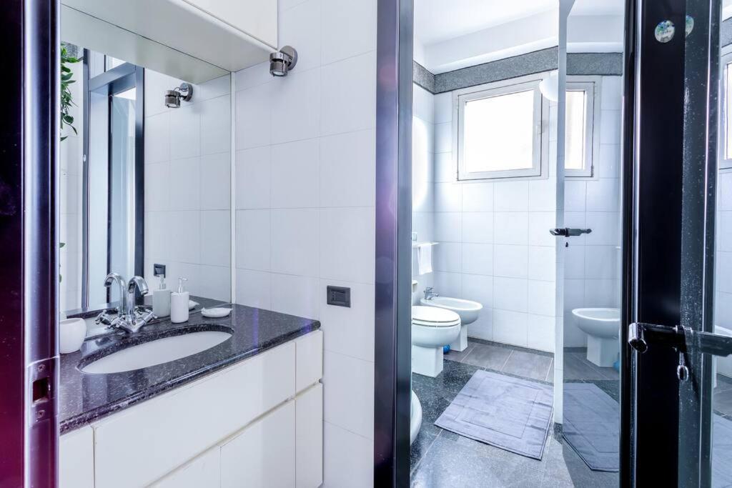 Duomo 10 Min Luxury • Terrazzo • Wi-fi • Netflix Apartment Mailand