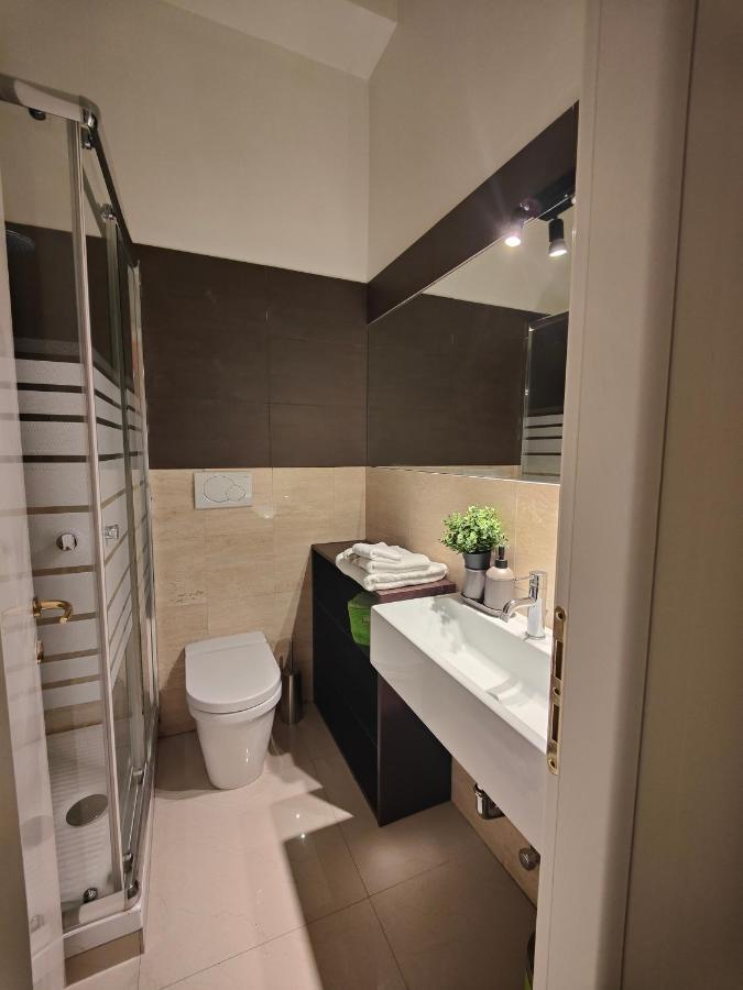 Apartamento Designed Pop 2 Bedrooms, 2 Baths In Center - Wifi, Ac, Steps From Subway M1 And M2, Station And Airport Connected Milão