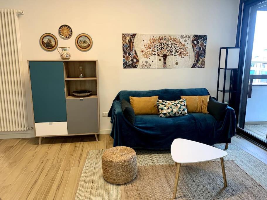 Con Terrazzo Sui Tetti Milanesi Apartment Mailand