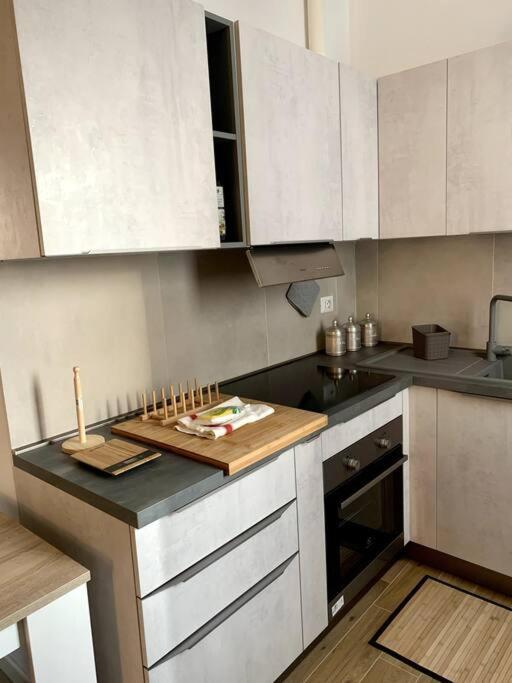 Apartment Con Terrazzo Sui Tetti Milanesi Mailand