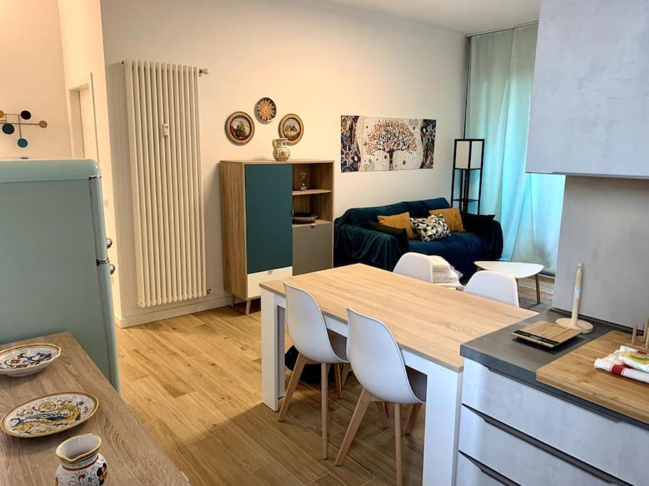 Apartment Con Terrazzo Sui Tetti Milanesi