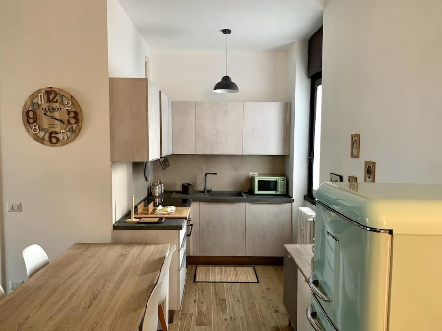 Apartment Con Terrazzo Sui Tetti Milanesi Mailand
