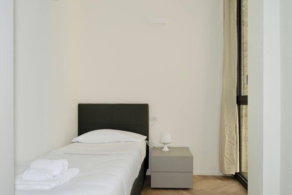 Sky View -porta Nuova- 7 Con Terrazzo Apartamento Milão