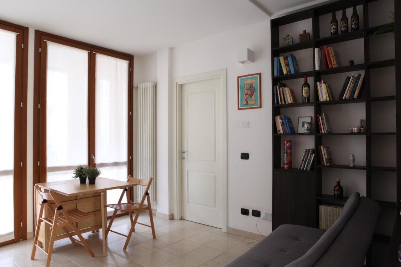Terrace Close To Metro Station *