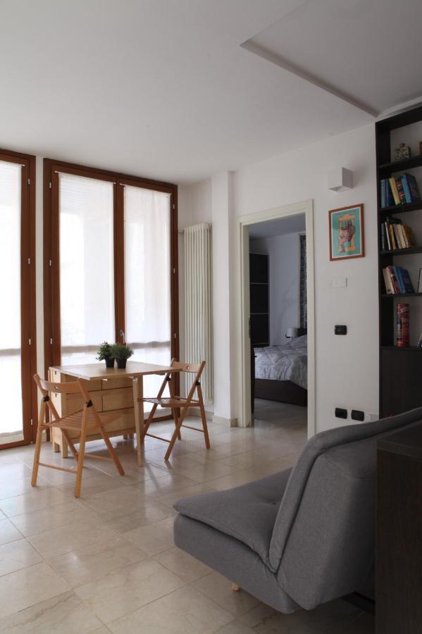 Terrace Close To Metro Station Apartamento
