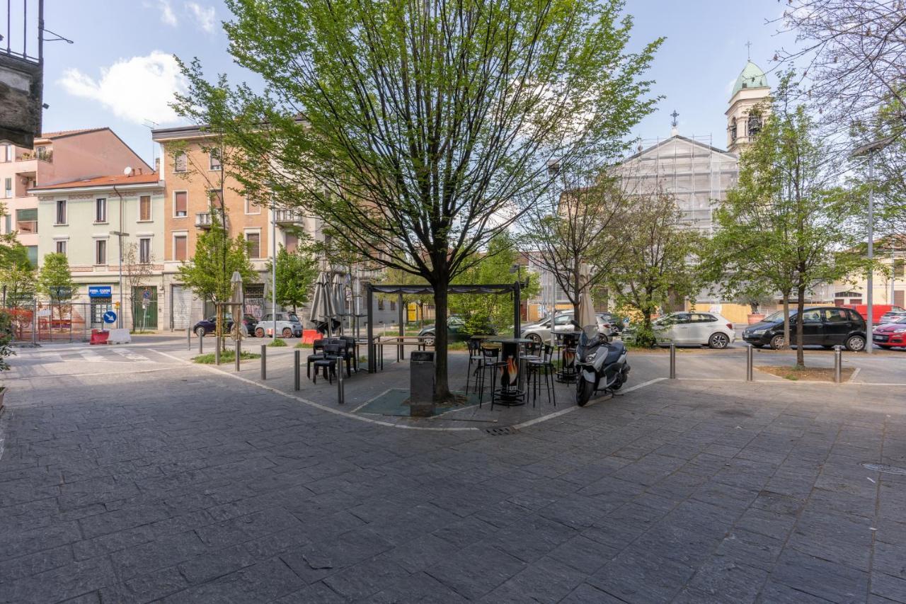 Street Affori Apartment