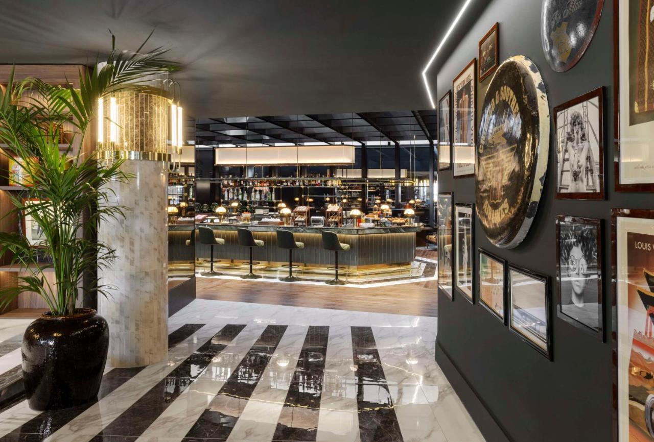 Radisson Collection Hotel, Santa Sofia 5*