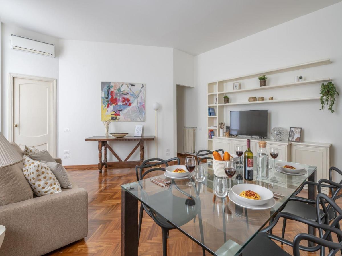 The Rent - Gorgeous Two-bedroom In Porta Nuova District Apartment Milan
