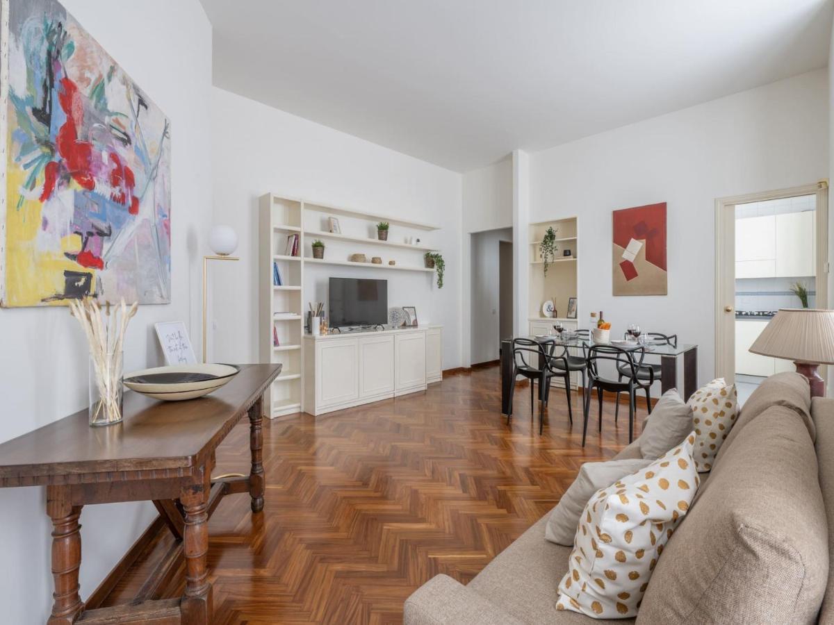 The Rent - Gorgeous Two-bedroom In Porta Nuova District Apartment Milan