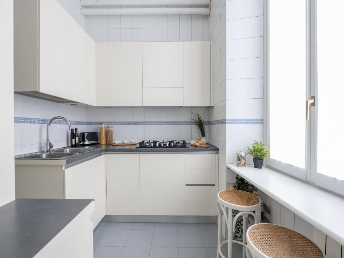 The Rent - Gorgeous Two-bedroom In Porta Nuova District Apartment Milan