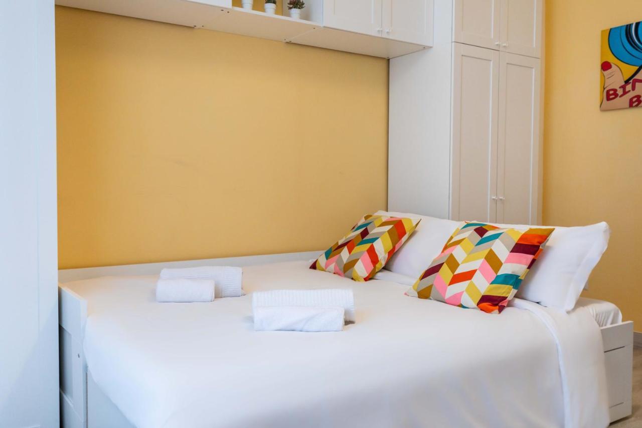 Relax In A Typical Courtyard - Navigli Apartment Milan