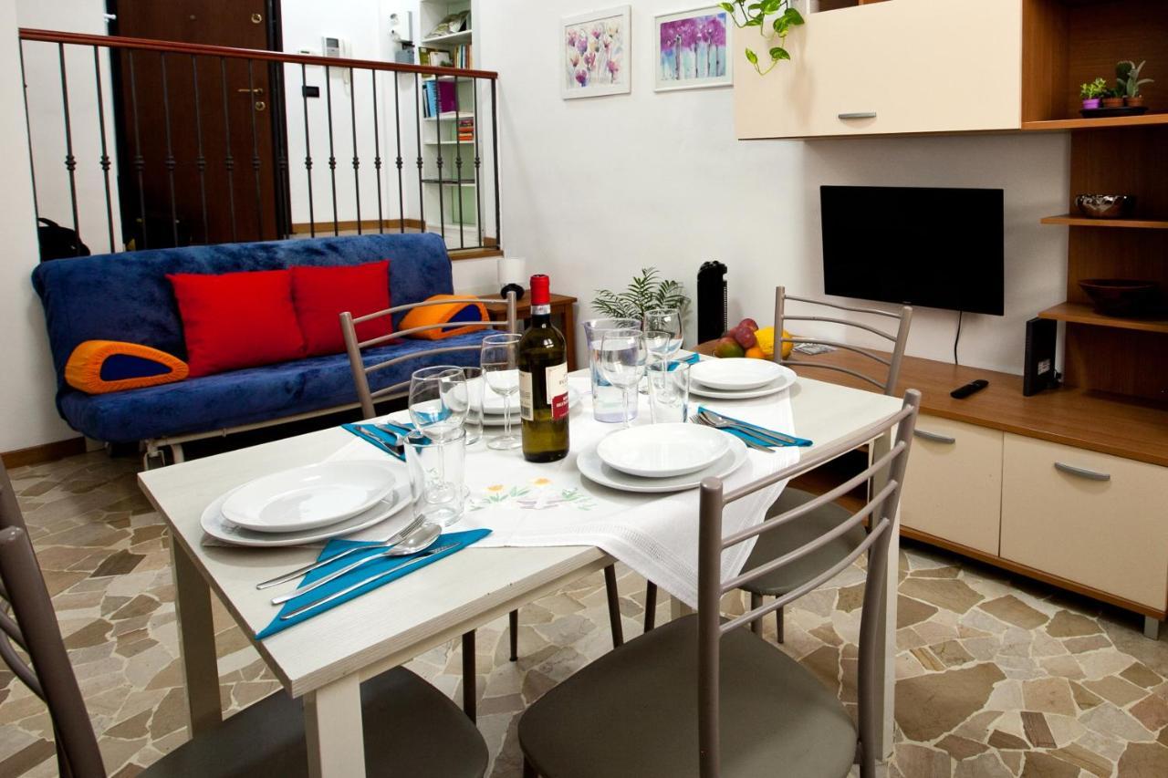 Bilocale A 400m Dalla Stazione Di Lambrate - Casa Abano Apartamento *